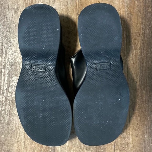 MGD Platform Sandals - Picture 4 of 4